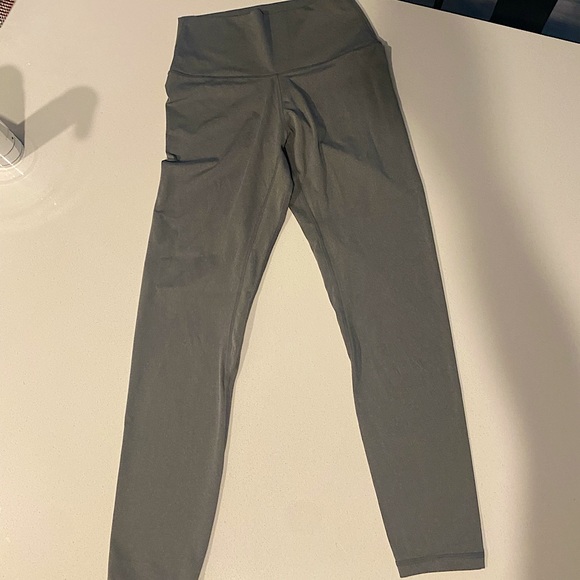 Colorfulkoala 3/4 Grey Leggings - Picture 1 of 3